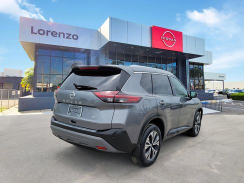 Used 2021 Nissan Rogue SV w/ Premium Package FWD image 5