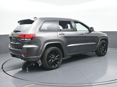 Used 2019 Jeep Grand Cherokee Altitude image 6