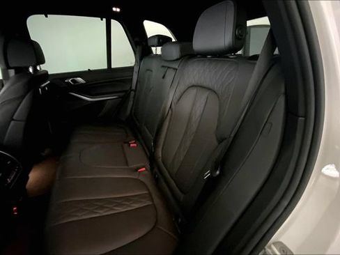 Used 2025 BMW X5 sDrive40i w/ Executive Package RWD image 12