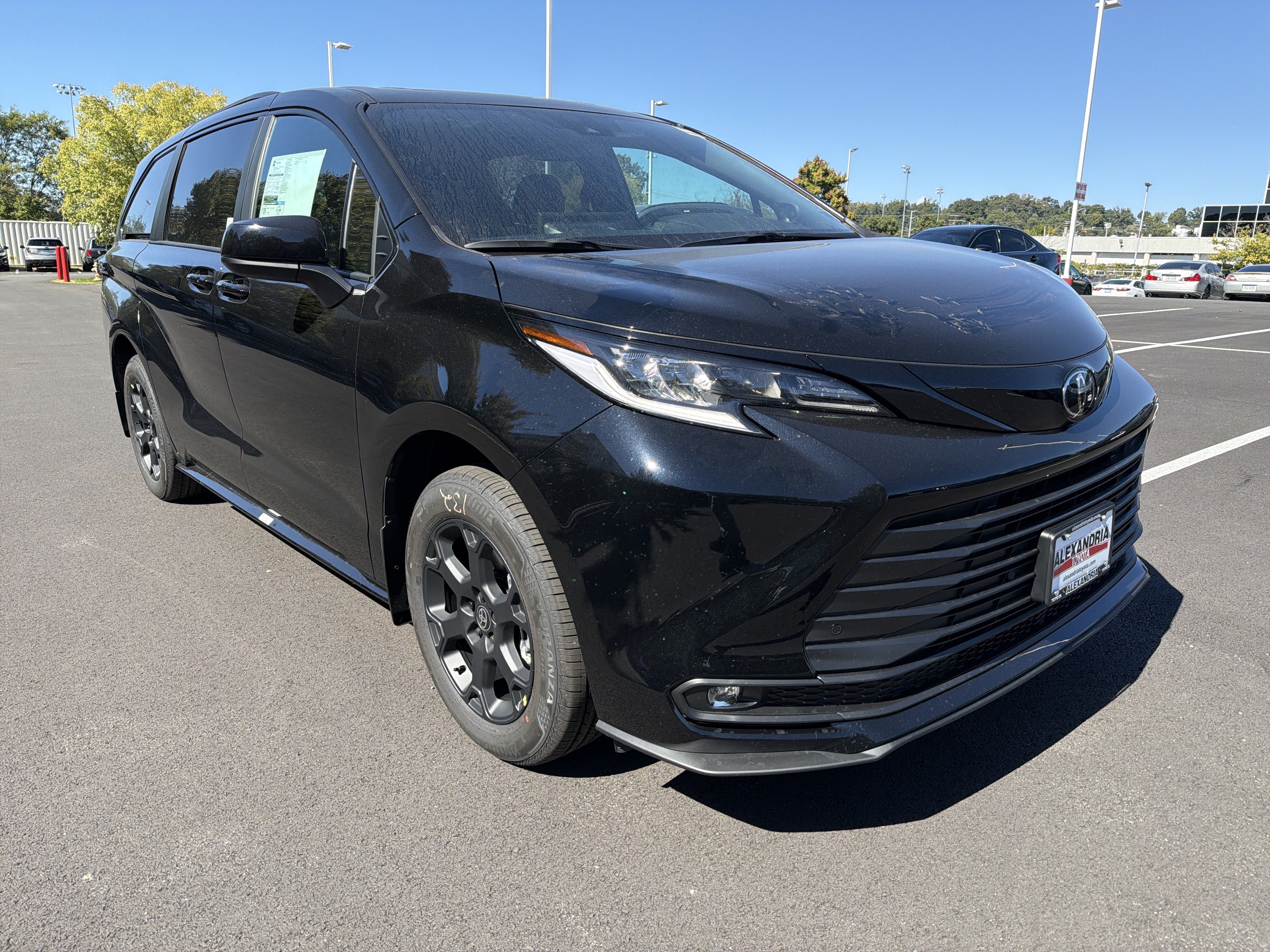 New 2026 Toyota Sienna XLE Woodland Edition AWD/4WD image 3