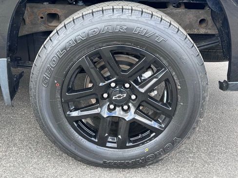 Used 2024 Chevrolet Silverado 1500 Custom w/ Turbomax Blackout Package image 41