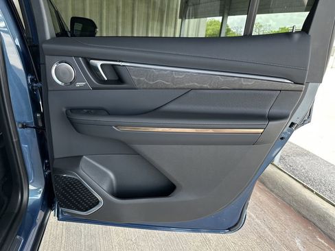 New 2026 Buick Enclave Avenir image 36