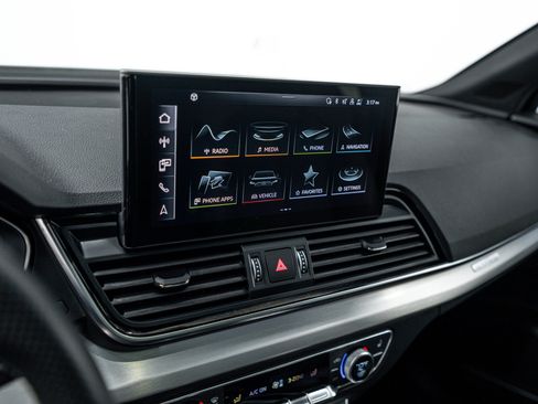 Used 2023 Audi Q5 e Prestige w/ Prestige Package AWD/4WD image 14