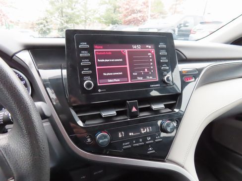 Used 2023 Toyota Camry LE image 19