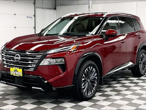 Used 2025 Nissan Rogue Platinum AWD/4WD image 12