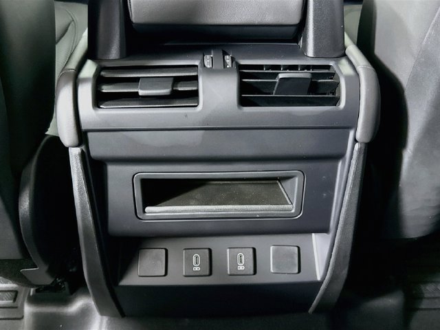 New 2026 Land Rover Defender 110 X-Dynamic SE AWD/4WD image 27