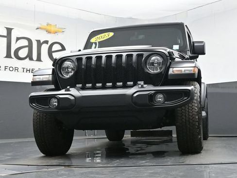 Used 2023 Jeep Wrangler Unlimited Sahara AWD/4WD image 56