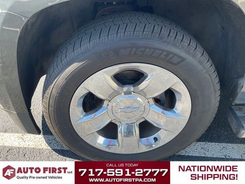 Used 2019 Chevrolet Tahoe LT w/ LT Signature Package AWD/4WD image 5