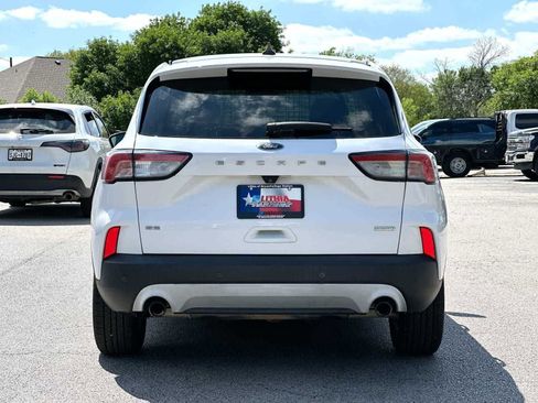 Used 2020 Ford Escape SE image 14