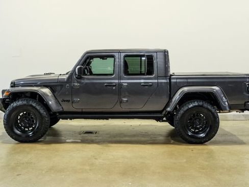 Used 2025 Jeep Gladiator Sport AWD/4WD image 8
