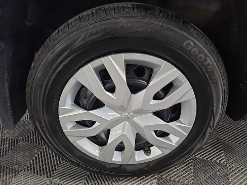 Used 2024 Toyota Corolla Cross L AWD/4WD image 13