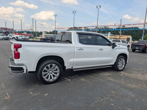 Used 2022 Chevrolet Silverado 1500 High Country w/ Technology Package AWD/4WD image 9