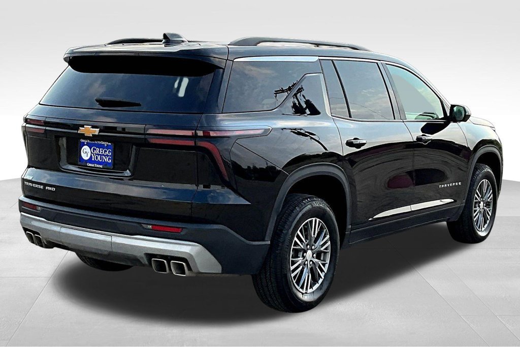 Used 2026 Chevrolet Traverse LT w/ Driver Confidence Package AWD/4WD image 8