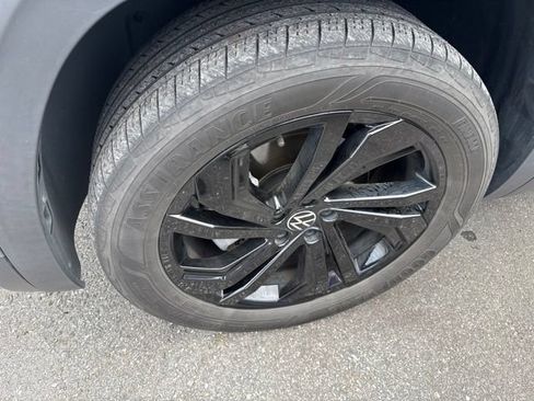 Used 2022 Volkswagen Atlas SE FWD image 4