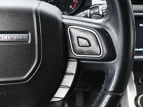 Used 2017 Land Rover Range Rover Evoque SE image 29