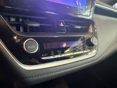 Used 2025 Toyota Corolla SE image 13