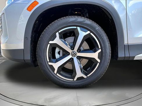 New 2026 Volkswagen Tiguan SE AWD/4WD image 12