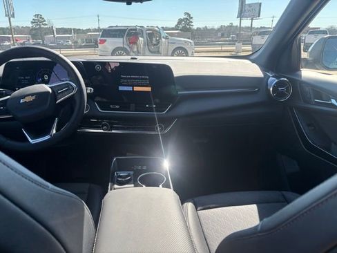 New 2026 Chevrolet Equinox LT w/ Convenience Package II FWD image 12
