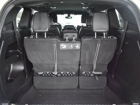 Used 2018 Chrysler Pacifica Touring-L w/ Premium Audio Group image 39