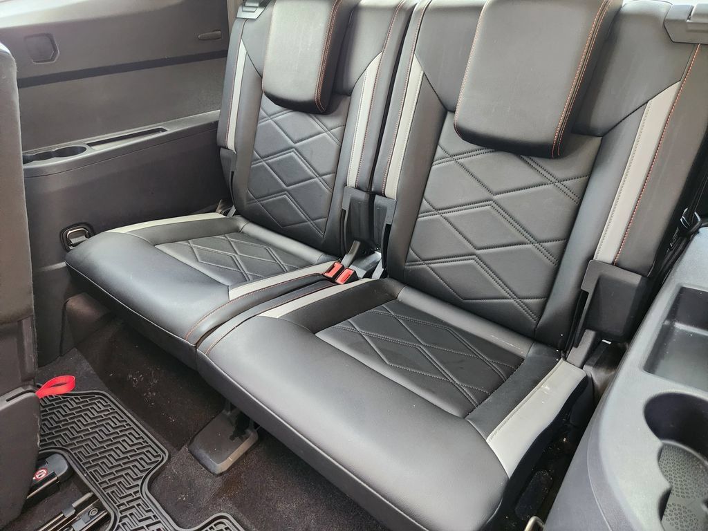 Used 2024 Volkswagen Atlas Peak Edition SE AWD/4WD image 32