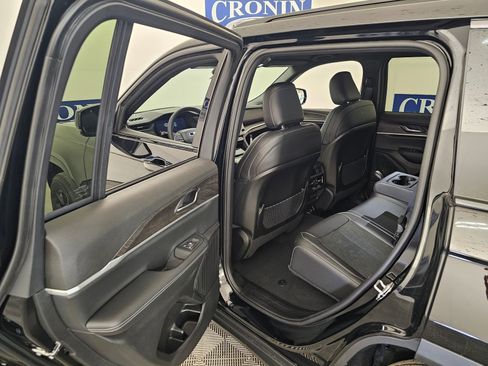 New 2026 Jeep Grand Cherokee Laredo image 32