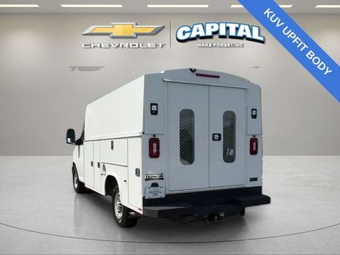 Used 2019 Chevrolet Express 3500 w/ Power Convenience Package RWD image 5