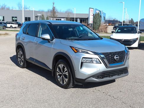 Used 2023 Nissan Rogue SV image 8