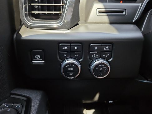 Used 2025 GMC Sierra 1500 AT4 AWD/4WD image 14