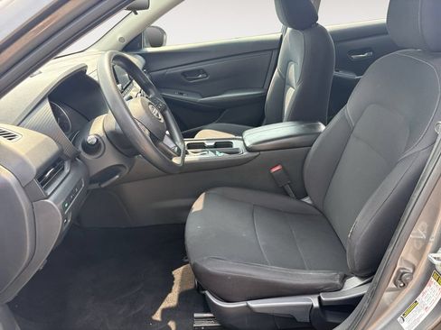 Used 2024 Nissan Sentra S FWD image 9