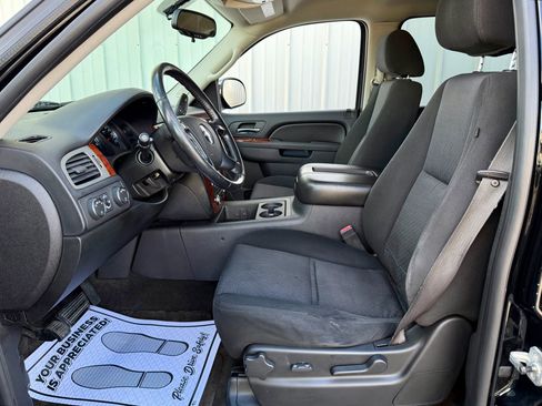 Used 2010 Chevrolet Suburban LS w/ Interior Plus Package image 27