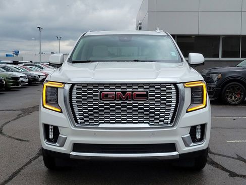 Used 2023 GMC Yukon Denali w/ LPO, Floor Liner Package AWD/4WD image 2