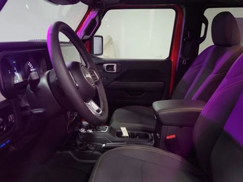 Used 2025 Jeep Wrangler Unlimited Sahara w/ Safety Group AWD/4WD image 15