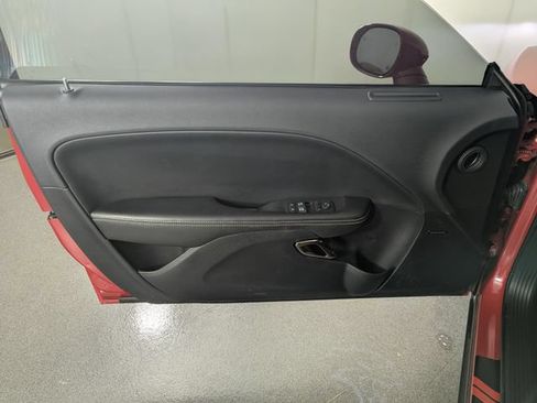 Used 2016 Dodge Challenger SRT Hellcat RWD image 11