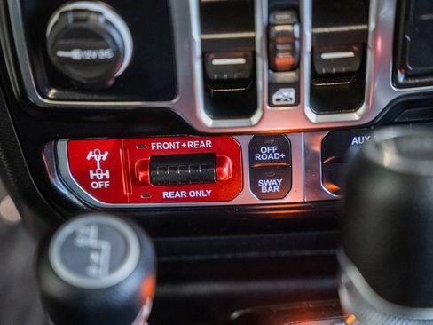 Used 2021 Jeep Gladiator Rubicon w/ LED Lighting Group AWD/4WD image 24