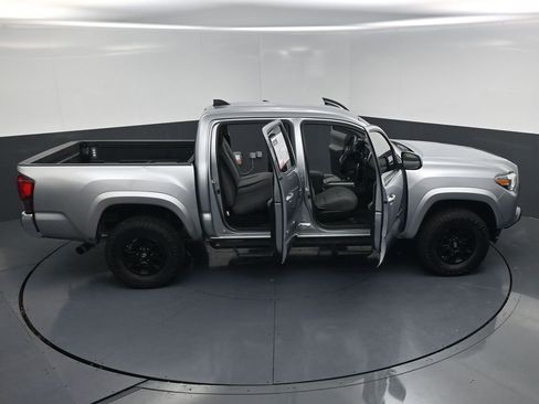 Used 2020 Toyota Tacoma SR5 RWD image 24