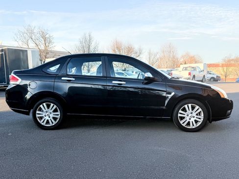 Used 2009 Ford Focus SEL image 4