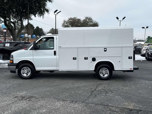 New 2025 Chevrolet Express 3500 w/ Power Convenience Package RWD image 4