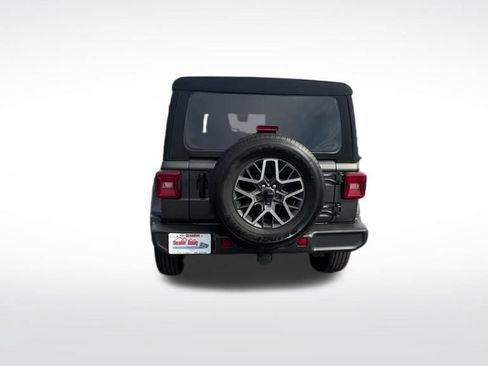 Used 2024 Jeep Wrangler Unlimited Sahara AWD/4WD image 36