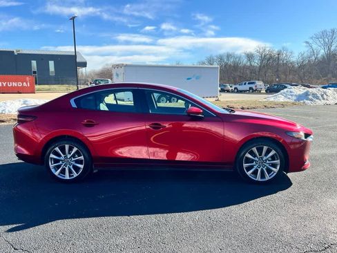 Used 2019 MAZDA MAZDA3 Sedan w/ Preferred Package image 7
