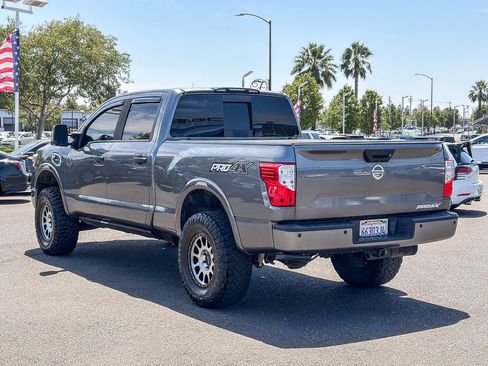 Used 2019 Nissan Titan PRO-4X w/ Pro-4x Convenience Package AWD/4WD image 2