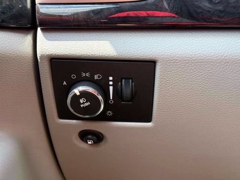 Used 2012 Jeep Grand Cherokee Laredo w/ Laredo E Group AWD/4WD image 22
