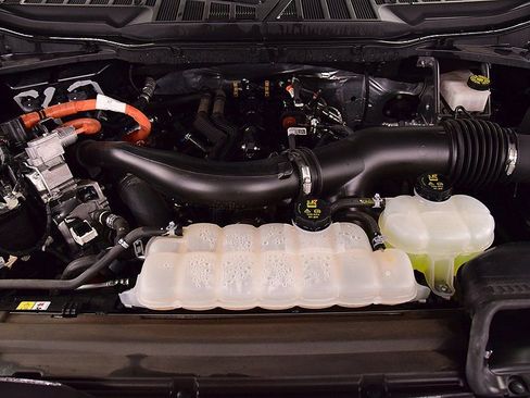 Used 2024 Ford F150 XLT w/ Mobile Office Package image 33