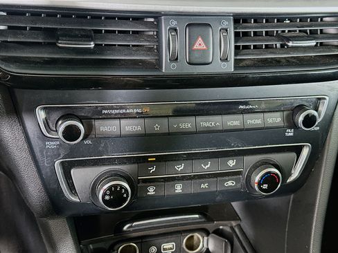 Used 2020 Kia Optima LX image 23