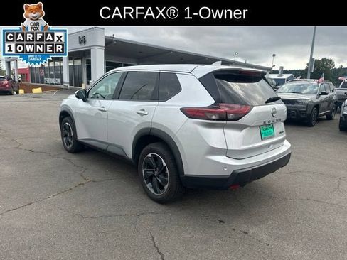Used 2024 Nissan Rogue SV AWD/4WD image 5