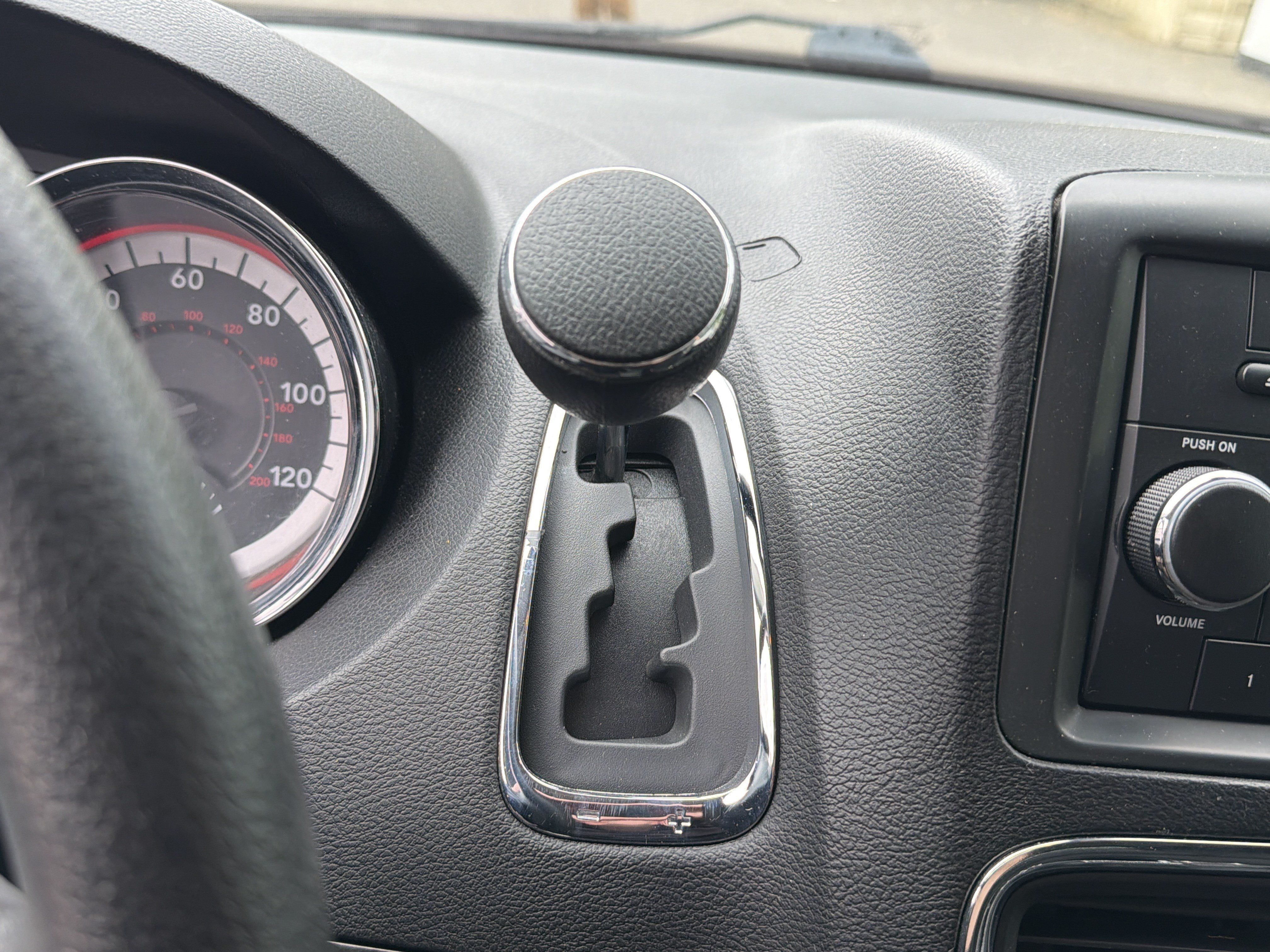 Used 2019 Dodge Grand Caravan w/ UConnect Hands-Free Group FWD image 20