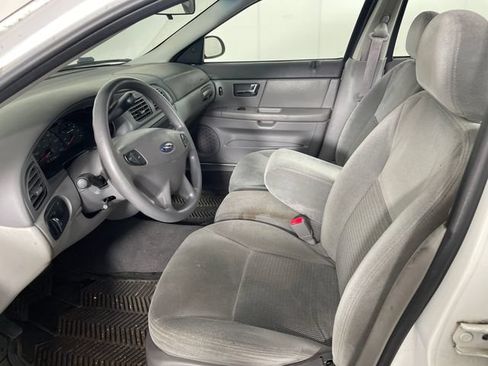 Used 2003 Ford Taurus SES FWD image 3