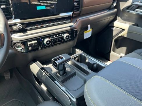 New 2026 Chevrolet Silverado 1500 ZR2 w/ Dark Appearance Package AWD/4WD image 40