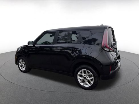 Used 2025 Kia Soul LX w/ LX Technology Package image 10