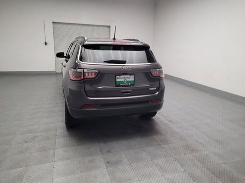 Used 2022 Jeep Compass Latitude w/ Convenience Group FWD image 6