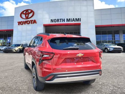 Used 2026 Chevrolet Trax LT FWD image 3